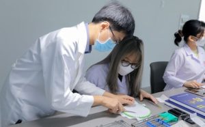 Nhiều trường Đại học và Cao đẳng đã mở rộng tổ hợp xét tuyển, tạo cơ hội cho thí sinh khối A1 theo học ngành Dược
