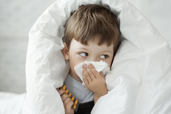Trẻ bị cúm A có triệu chứng gì? Bệnh bao lâu thì khỏi?